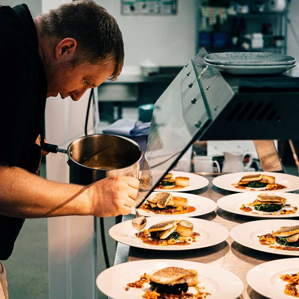 Juridisk telefonisk rådgivning til restauratører, restauranter, caféer, barer og hoteller fra DRC